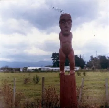 Image: Papawai whakapakoko: Photograph