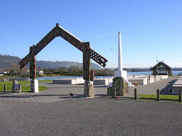 Image: Graves and memorial at Ōhinemutu