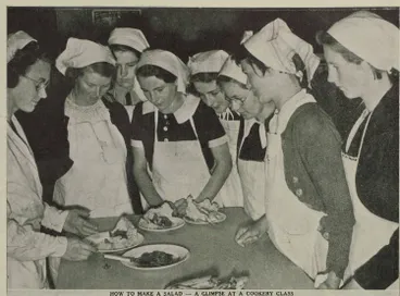 Image: How to make a salad - a glimpse at a cookery class