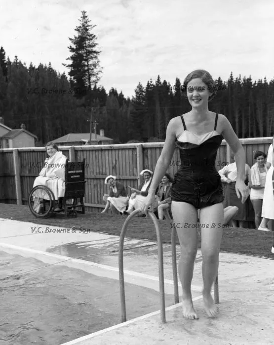 Swimming - Burwood - Christchurch (PB1609/1)