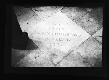 Image: Lord Rutherford grave, Westminster Abbey
