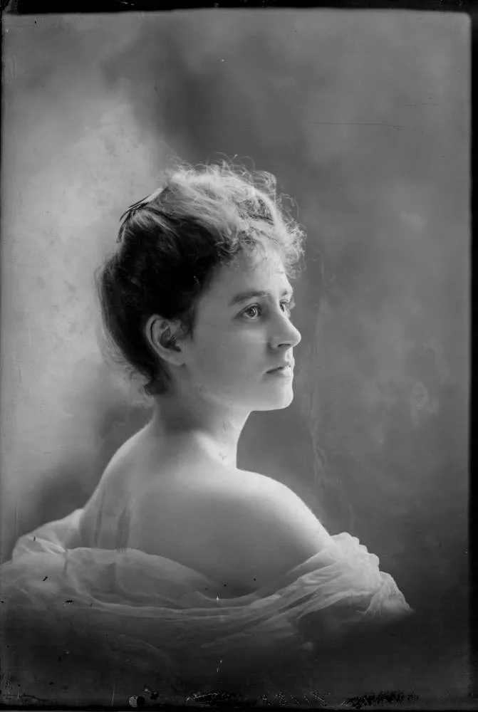 Miss Woodsworth, 1910