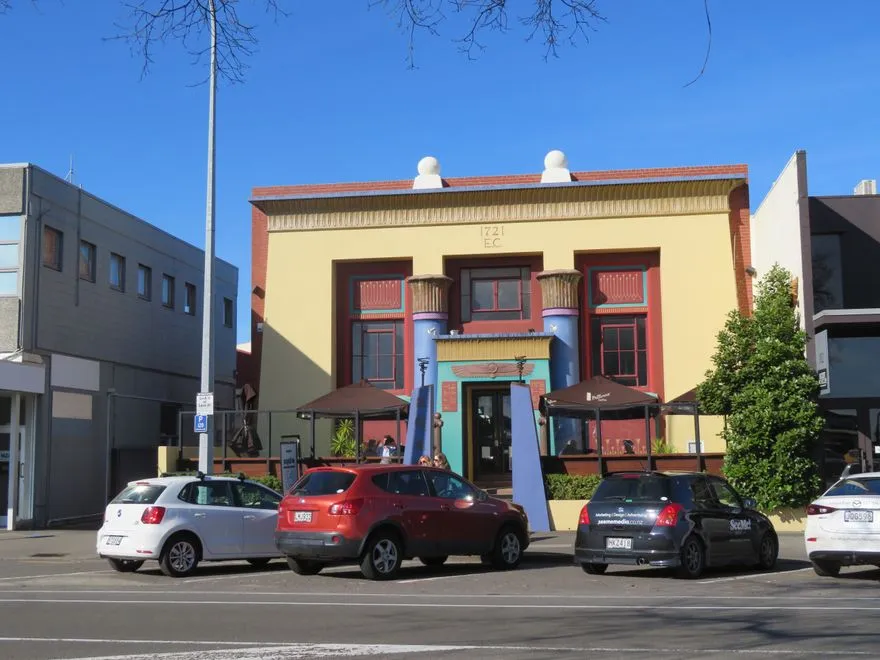 Aqaba Restaurant (formerly United Manawatu Lodge 1721 E.C.), 186 Broadway Avenue