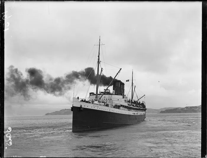 Wahine leaving Wellington with troops for Korea