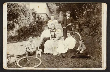 Image: Stout family in garden at Watson Street