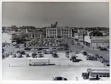 Photograph – Garden Place, Hamilton Image: Photograph – Garden Place, Hamilton