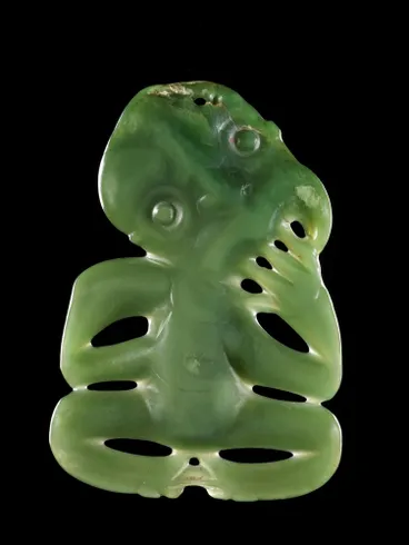Image: Hei tiki (pendant in human form)