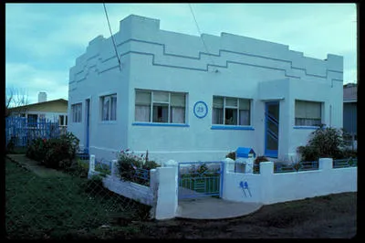 [Whiter plaster art deco house].