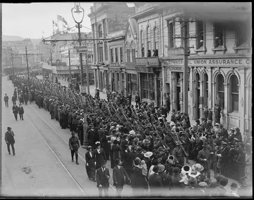 Image: Departing World War I troops, Lambton Quay, Wellington