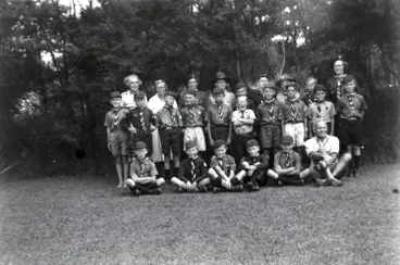 Image: Castor Bay Scout group at Carey Park, Waitakere