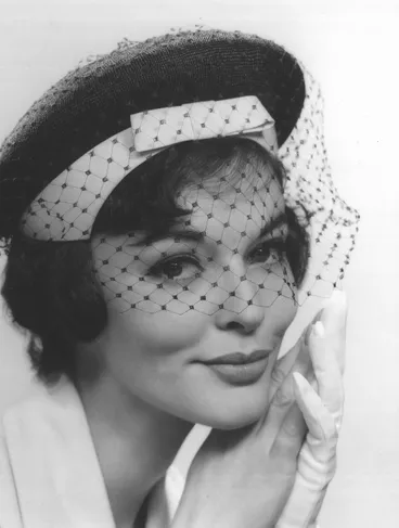 Image: Postilion hat with veil