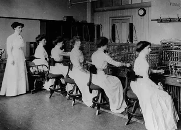 Women telephonists Image: Women telephonists