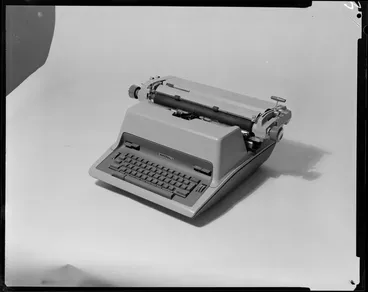 Image: Imperial typewriter