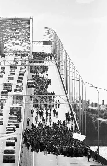 Image: Land march 1975