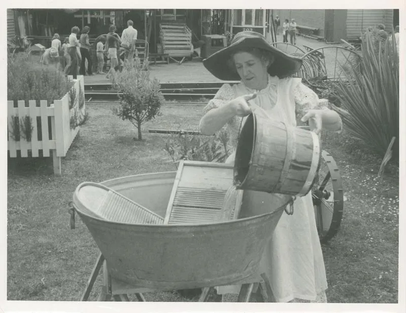 Live Days : Joyce Lush at the wash tub