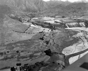 Image: Looking West up Shotover River to Arthurs Point... (QN1-44/38)