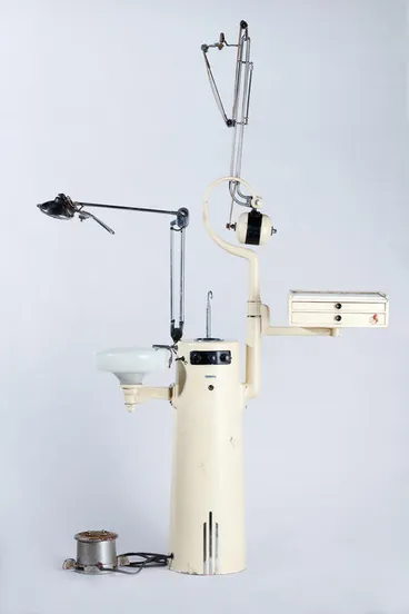 Image: School Dental Clinic Machine