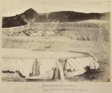 Image: Hot water basin, White Terraces, Lake Rotomahama