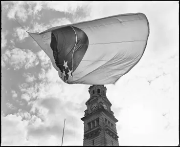 Commonwealth games banner, Queen Street, Auckland Central, 1989 Image: Commonwealth games banner, Queen Street, Auckland Central, 1989