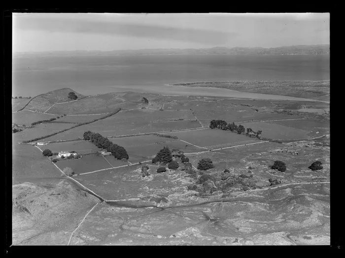Mr K K Montgomerie's farm at Ihumatao, Mangere, Auckland