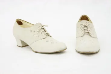 Image: Shoes, woman's (School Dental Nurse's)