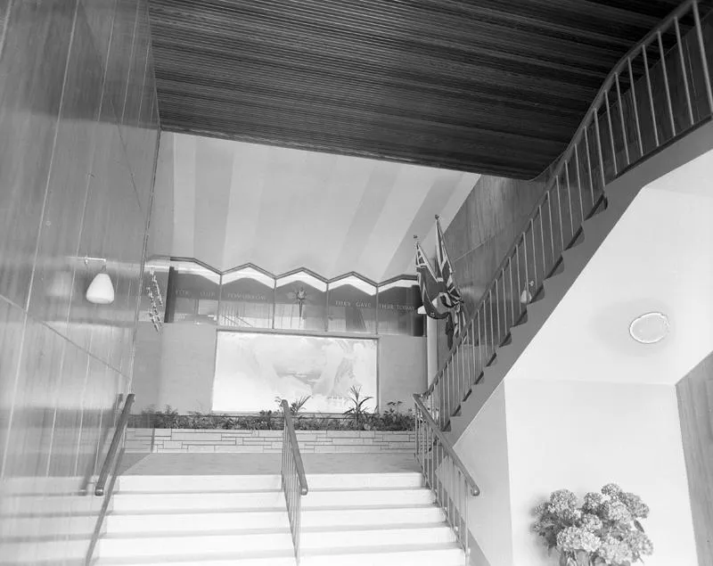 War Memorial Hall, Interior