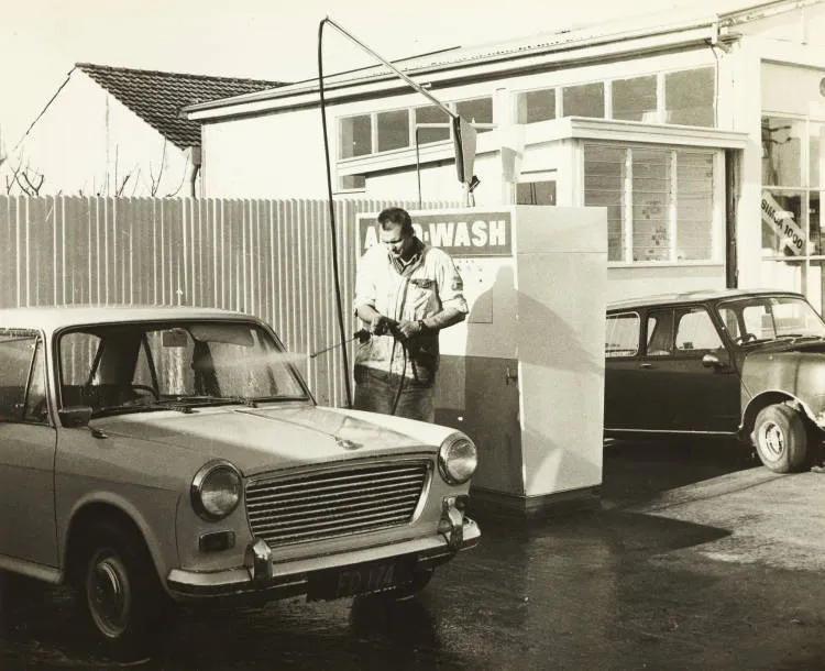 'Revolutionary new car wash', Papatoetoe, 1968