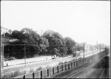Image: Beach Road, Auckland Central, 1914