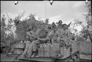 Image: New Zealand tank crew, Florence, Italy, during World War 2