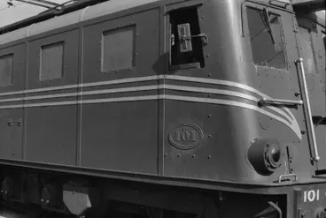Image: Photograph of electric unit ED 101