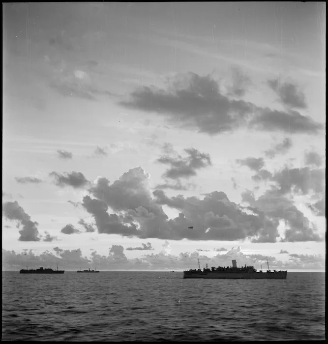 Convoy carrying troops of 2 NZ Division on its way to Italy, World War II