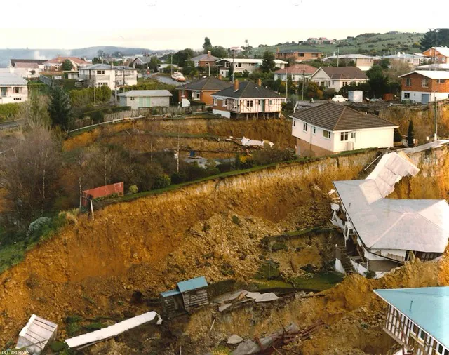 Abbotsford Landslide - looking west below Edward Street, 10 August 1979