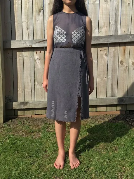 Top skirt with embroidered vaka