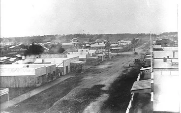 Image: Oxford Street, Levin, c. 1910
