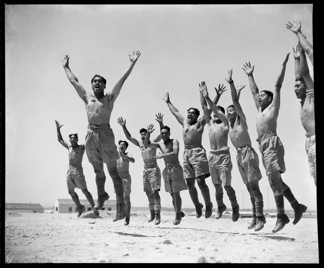 Members of the Maori Battalion perfor... | Items | National Library of New Zealand | National Library of New Zealand