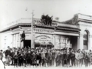 Image: Election Day, Queen Street, Masterton : Photograph