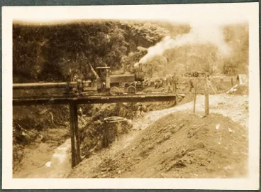 Image: Steel bridge, Huia Dam, 1928