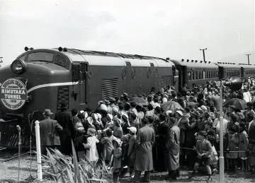 Official train at Rimutaka Tunnel opening : photograph