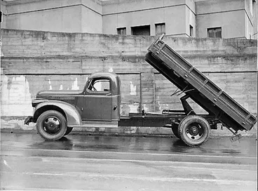 Image: Tip Truck - General Motors