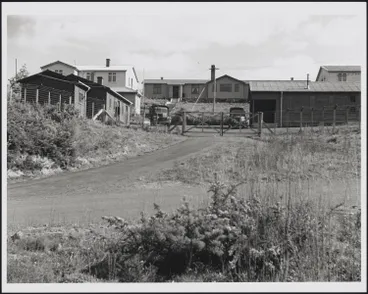 Image: Castor Bay Battery army barracks, 1944