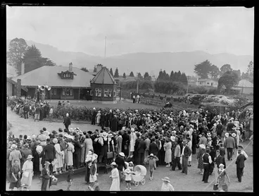 Image: Opening of Tūrongo House, Tūrangawaewae marae, Ngāruawāhiaahia, Waikato