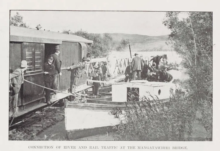 Connection of river and rail traffic at the Mangatawhiri Bridge