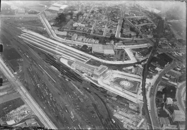 Image: Auckland Railway Station from the air, 1930