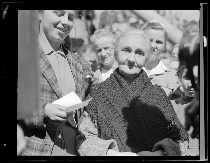 Polish refugees arriving in Wellington on board the ship 'General Randall'