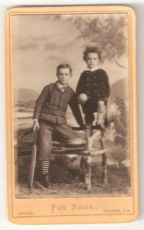 Carte de Visite of two unknown boys.