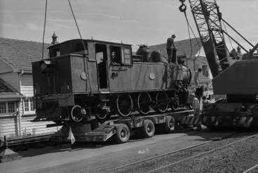 Image: Photograph of locomotive WW 491