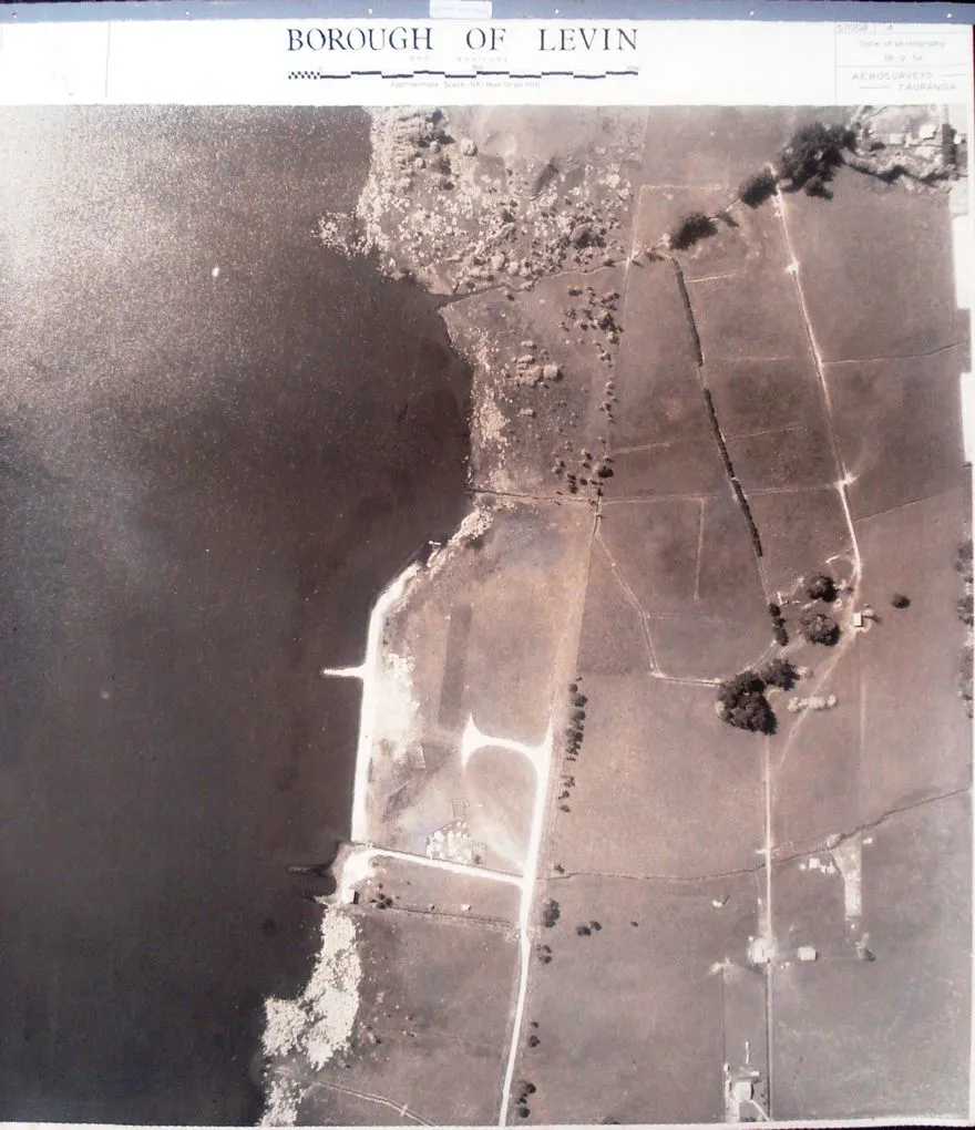 Aerial survey photograph (Levin)