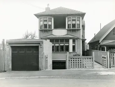 Image: 105 Grant Road, Thorndon