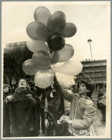 Image: Balloons for Hiroshima Day