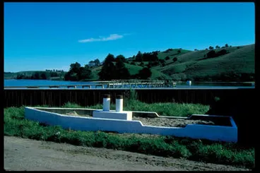 Image: [Concerte sandpit boat]